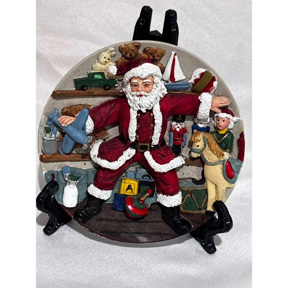 Vintage 1997 A Christmas Remembered 3D Santa Workshop Decorative 5" Plate